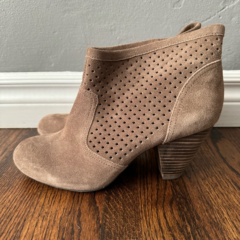 Jessica Simpson Tan Ankle Booties